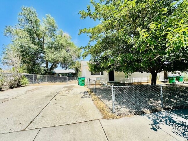 Building Photo - 1395 Carville Dr