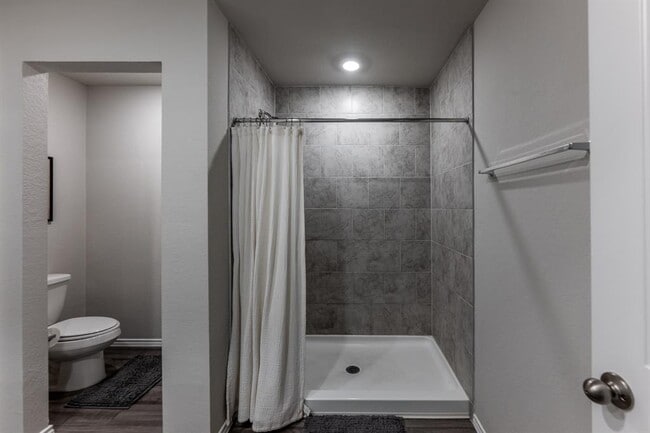 Building Photo - 306 Pecos Dr
