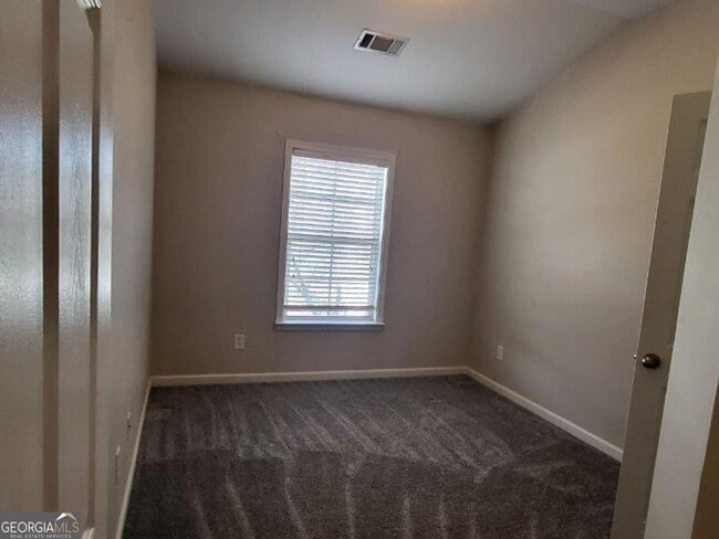 Building Photo - 45 Newnan Lakes Dr