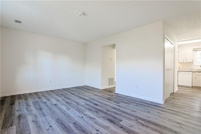 Building Photo - 732 S Candler St