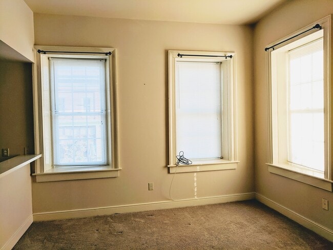 Building Photo - 1731 E Main St