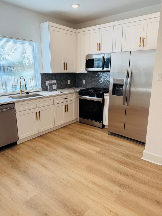 Building Photo - 2309 Gagne St