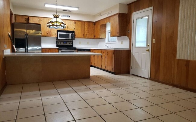 Building Photo - 506 SW Tularosa Ln