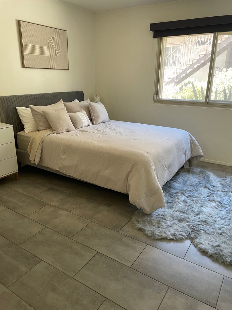 Building Photo - 8650 Belford Ave