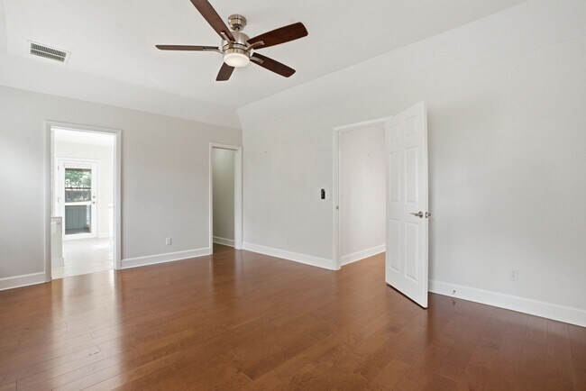 Building Photo - Enjoy Lowcountry living in this beautifully updated 3-Bed, 2-Bath home in Moss Creek!