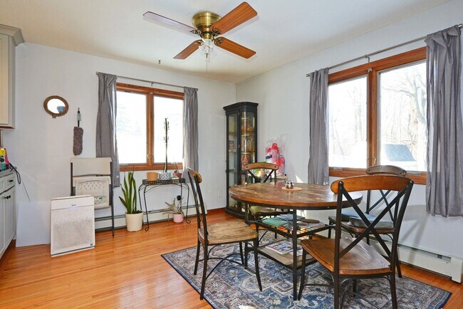 Building Photo - Spacious 4 bedroom home in Beautiful Prior Lake, MN