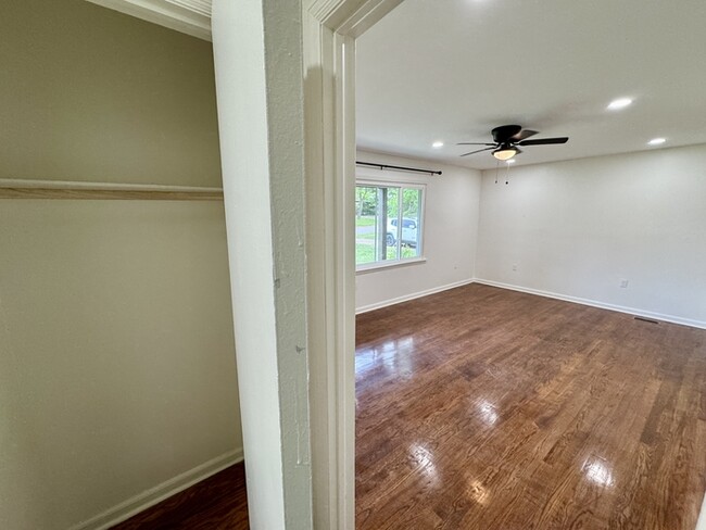 Building Photo - 3207 Searcy Dr NW