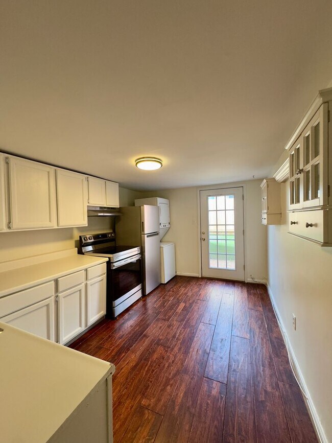 Building Photo - Charming 1 Bedroom/1 Bathroom Townhome w/ Den in Federal Hill, MD!