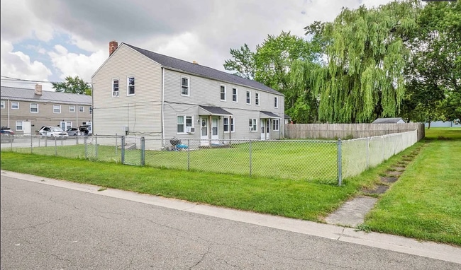 Building Photo - 48 Glenwood Ct