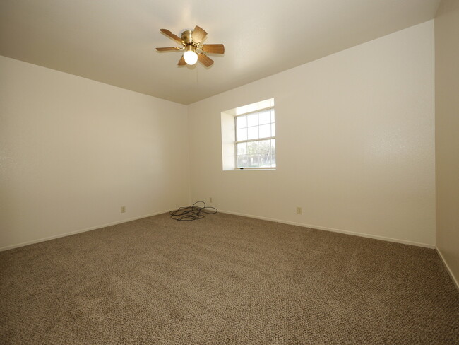 Building Photo - 41 Veterans Ln