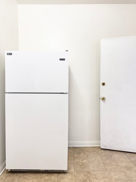 Building Photo - 1016 1/2 W 108th St