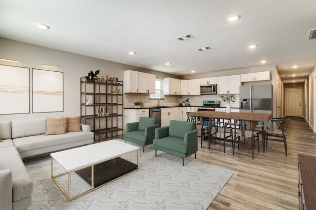 Virtually staged- unfurnished - 1511 N Bradley St