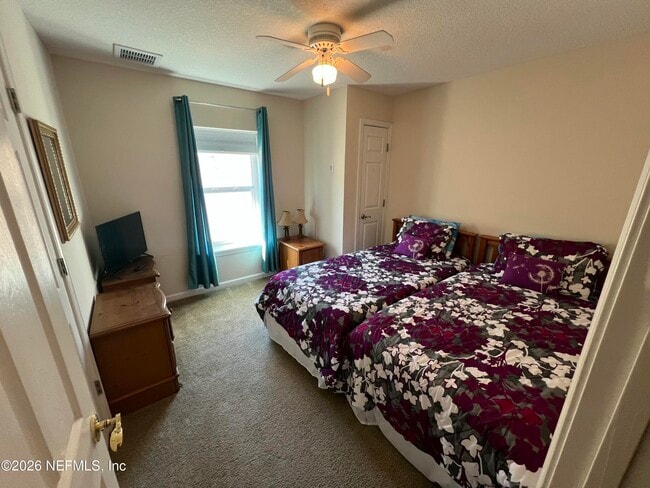 Building Photo - 1018 1st St S