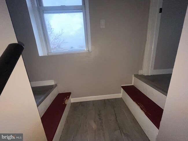 Building Photo - 6413 Buist Ave