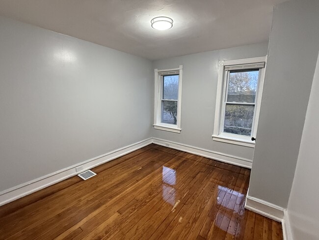 Building Photo - 1006 Spruce St