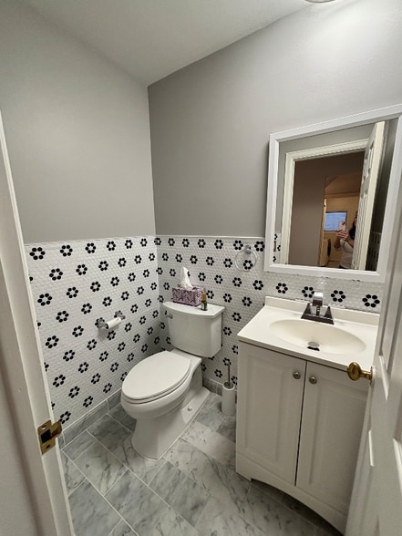 Building Photo - 5138 Hale Dr