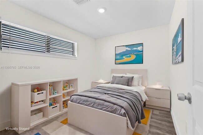 Building Photo - 1730 Acapulco Dr