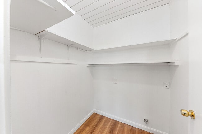Building Photo - 81 Sotelo Way