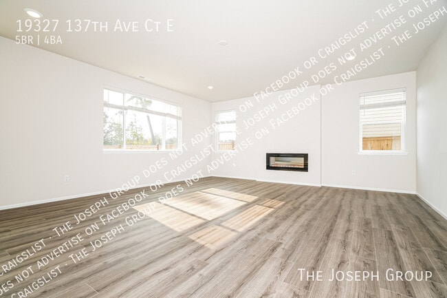 Building Photo - 19327 137th Ave Ct E