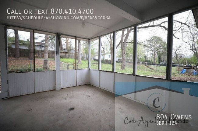 Building Photo - 804 Owens-