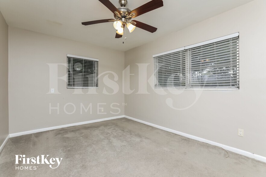 Building Photo - 1381 Viburnum Ln