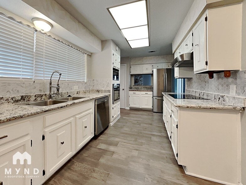 Building Photo - 15803 Mill Point Dr