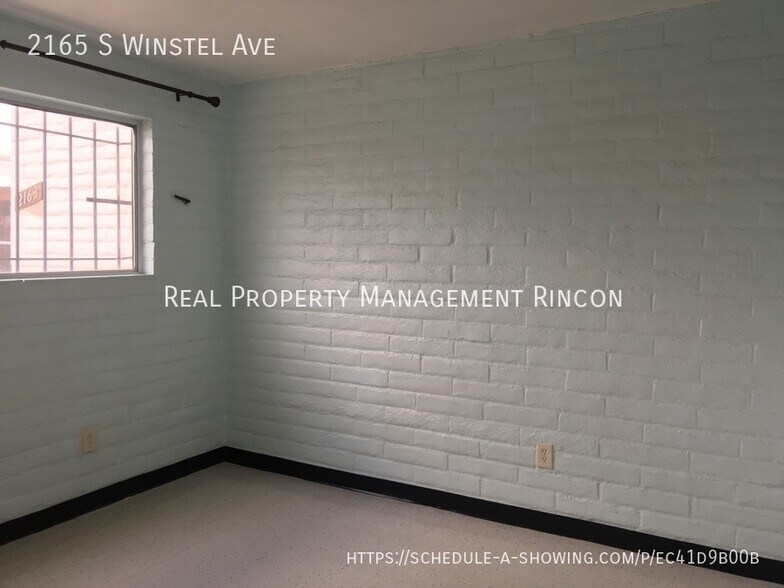 Building Photo - 2165 S Winstel Ave