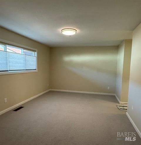 Building Photo - 220 Vineyard Dr