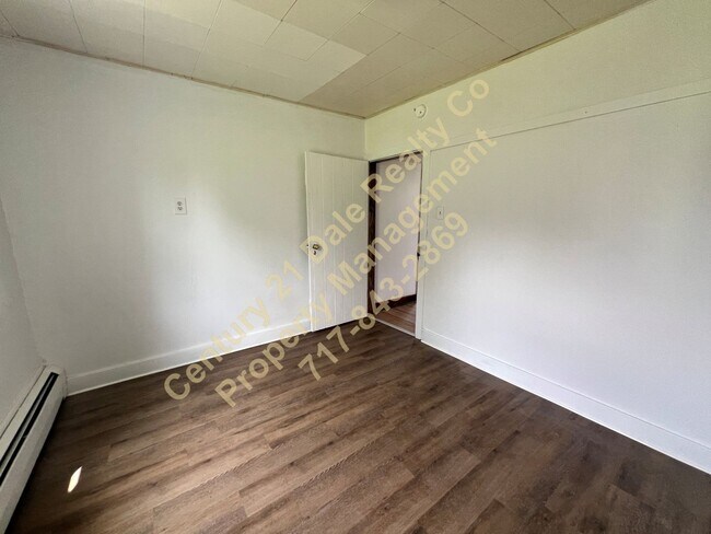 Building Photo - 1350 Craley Rd