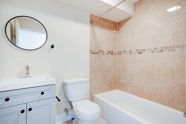 Building Photo - 1315 N 19th St