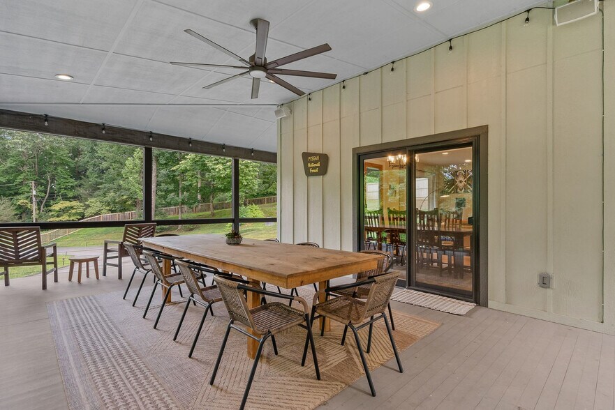 Building Photo - 114 Greenwood Acres Dr