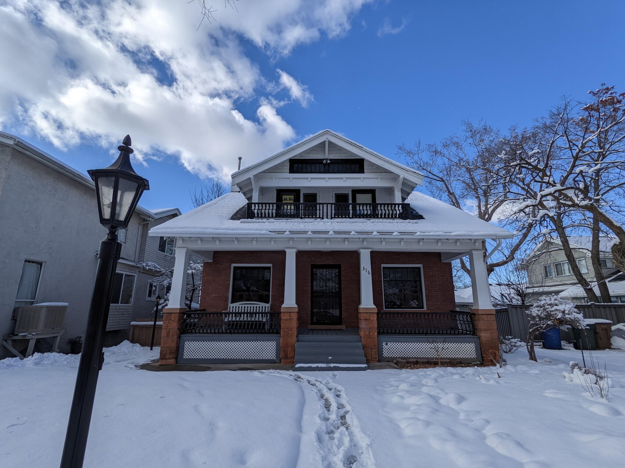 Building Photo - 316 S Douglas St