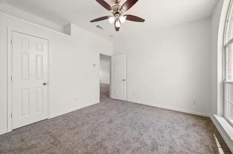 Building Photo - 1533 Tanglewood Dr