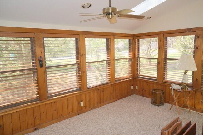Four season porch - 5 Canterbury Ln