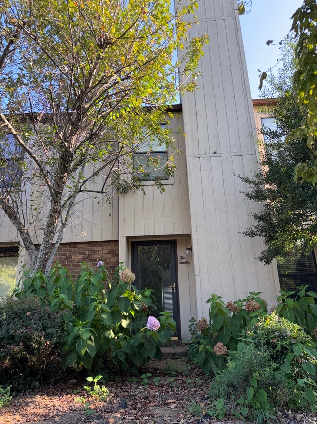 Primary Photo - 212 Harpers Mill Rd