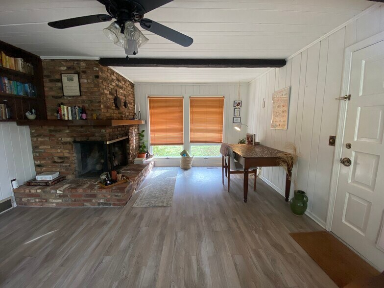 Building Photo - 711 Oak Terrace Ln