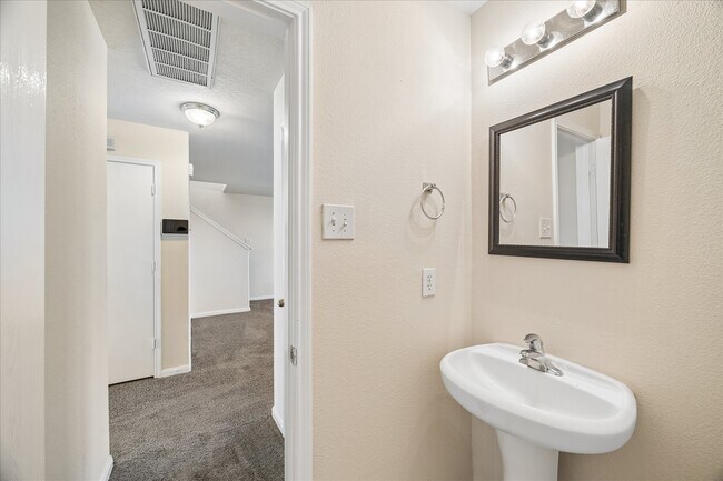 Building Photo - 20218 Stonegrove Ct