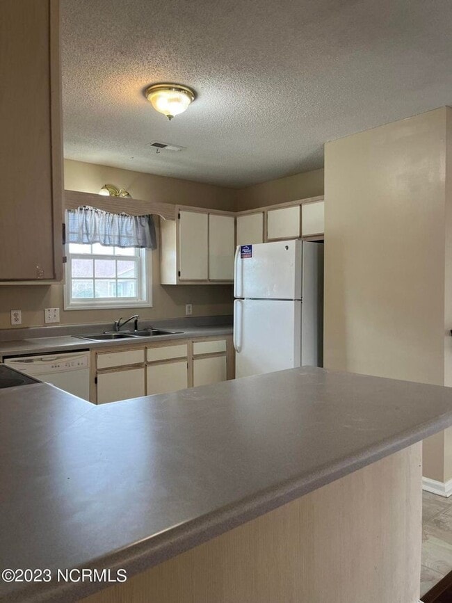 Building Photo - Welcome to Charlton Road!