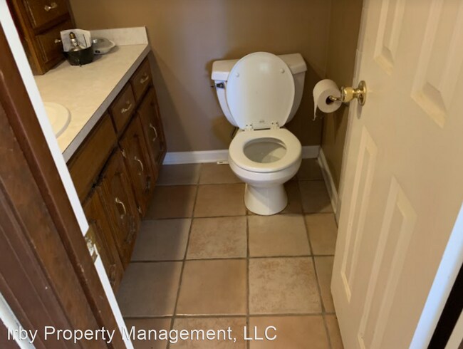 Building Photo - 4 br, 3 bath House - 730 Oak Hill Ct