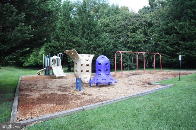 Building Photo - 408 Fleece Flower Dr