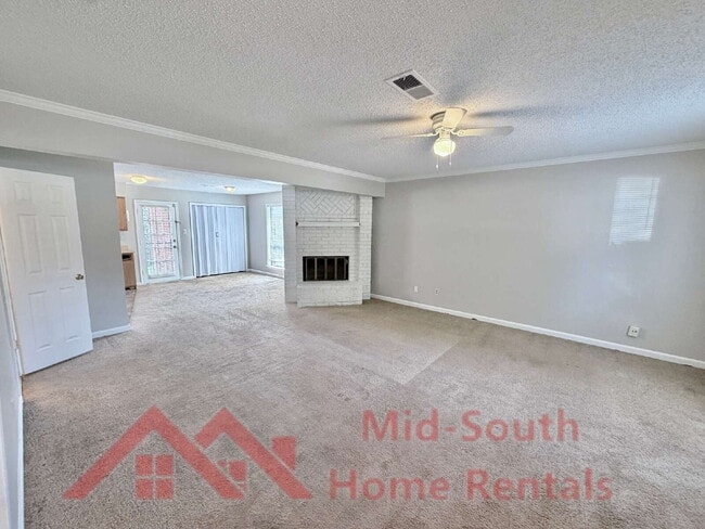 Building Photo - 6007 Hickory Cove