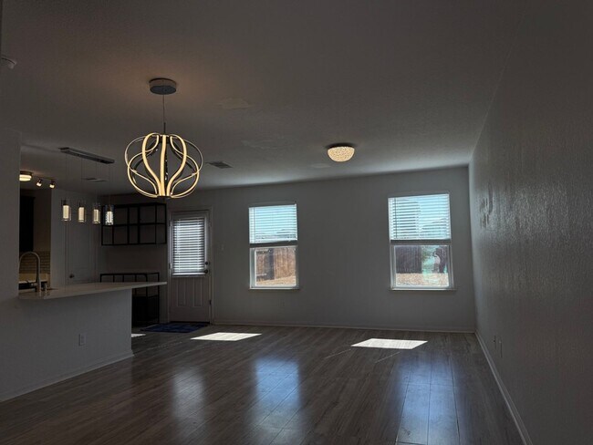 Building Photo - 709 Yearwood Ln