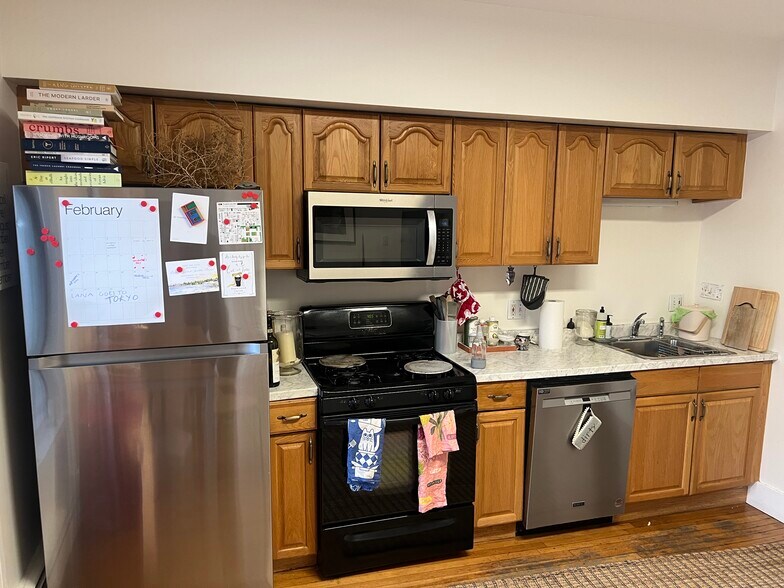 Kitchen - 10 Trowbridge St