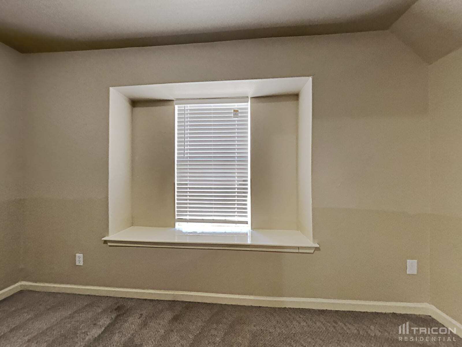 Building Photo - 9722 Spruce Ridge Dr