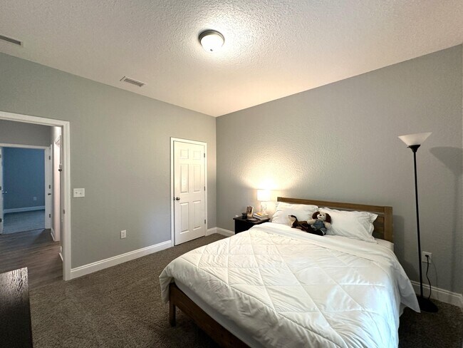 Building Photo - 113 Tranquility Dr