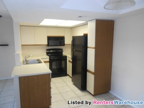 Building Photo - 1840 E Morten Ave