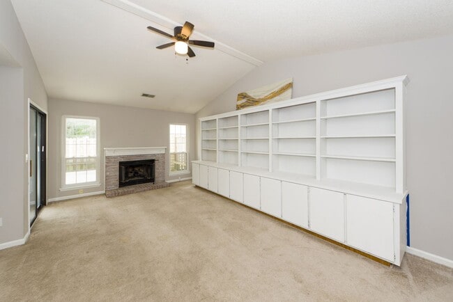 Building Photo - 2 Bedroom 2 Bath Townhouse in Crowfield Pl...