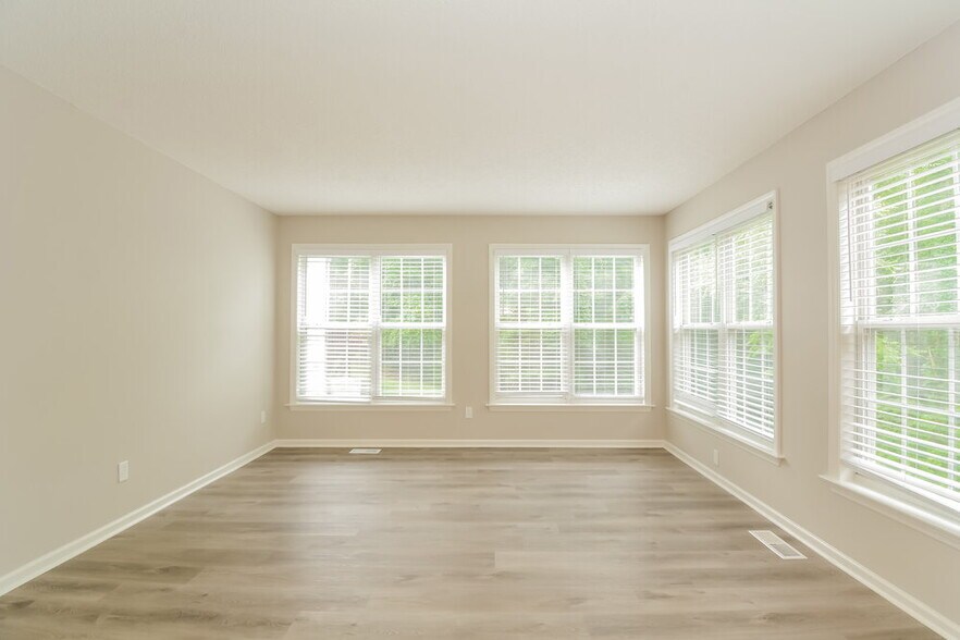 Building Photo - 5827 Waterford Landing Ct