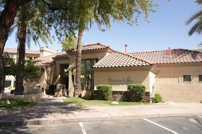 Building Photo - 4925 E Desert Cove Ave