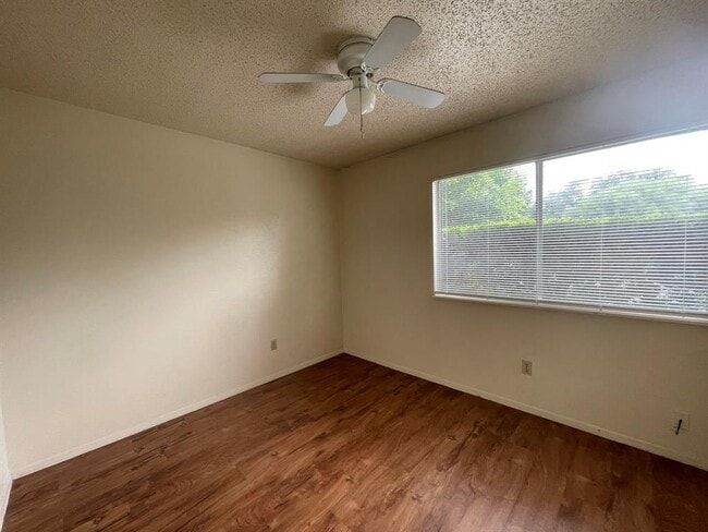 Building Photo - 2507 Sweet Clover Dr